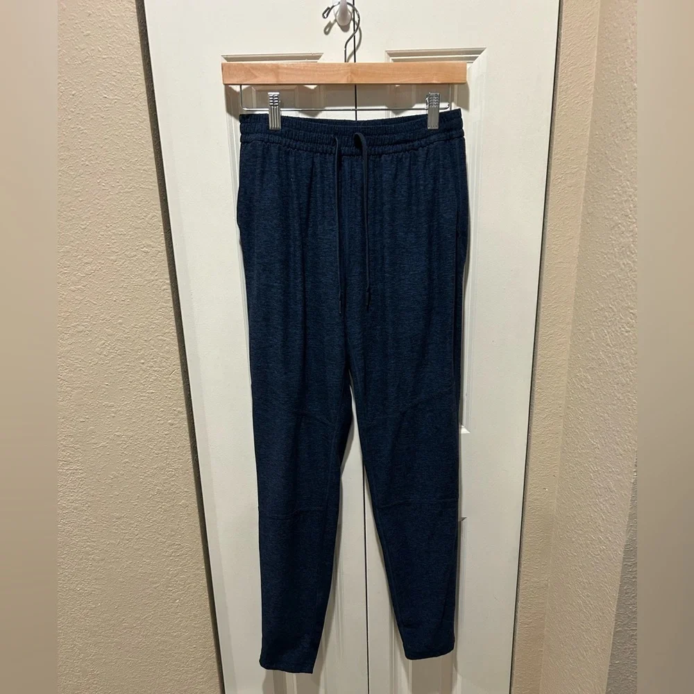 Outdoor Voices CloudKnit Sweatpants in Navy , size Small - Picture 5 of 10